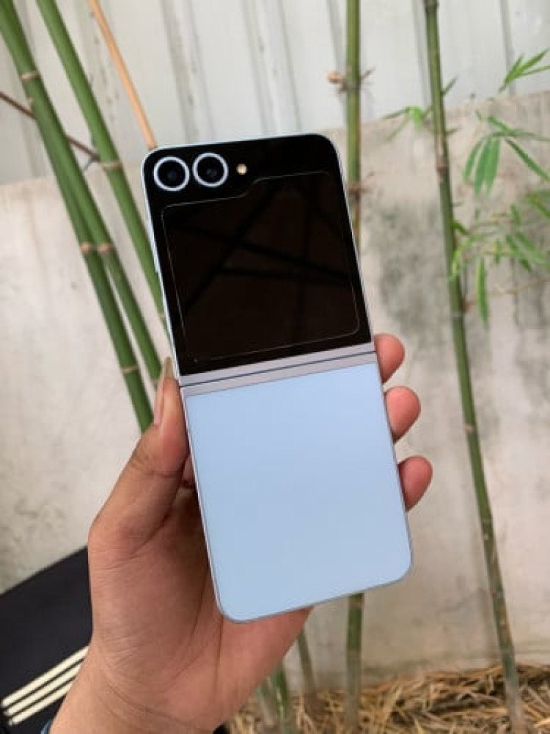 Galaxy Z Flip6 Storage 512GB​ ប្រេីស៊ីមពីរស្រា​ប់