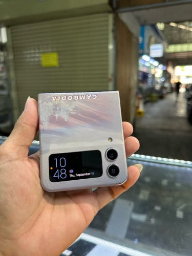 Samsung ZFlip4 256G Ram8G Sim2 eSIM