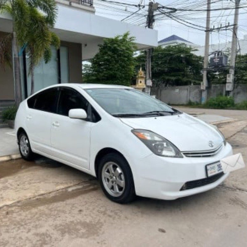 ស្តុកថ្មីToyota Pruis  05 full option