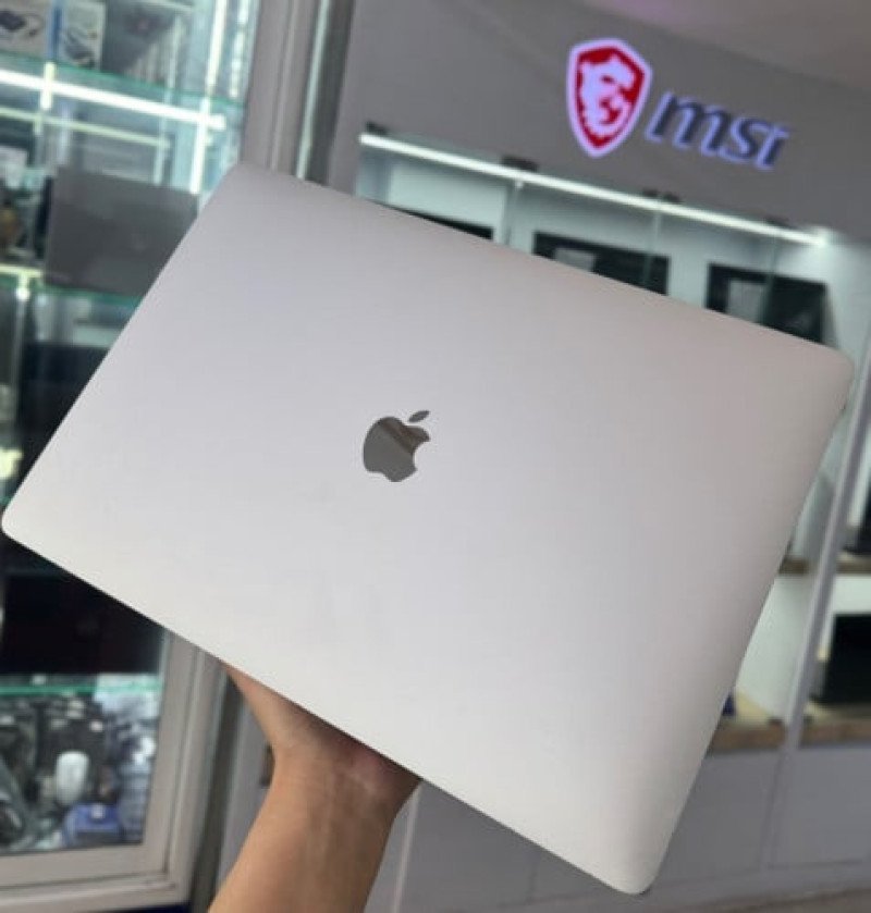 MacBook Pro 15 (2018) Core i7-8850H