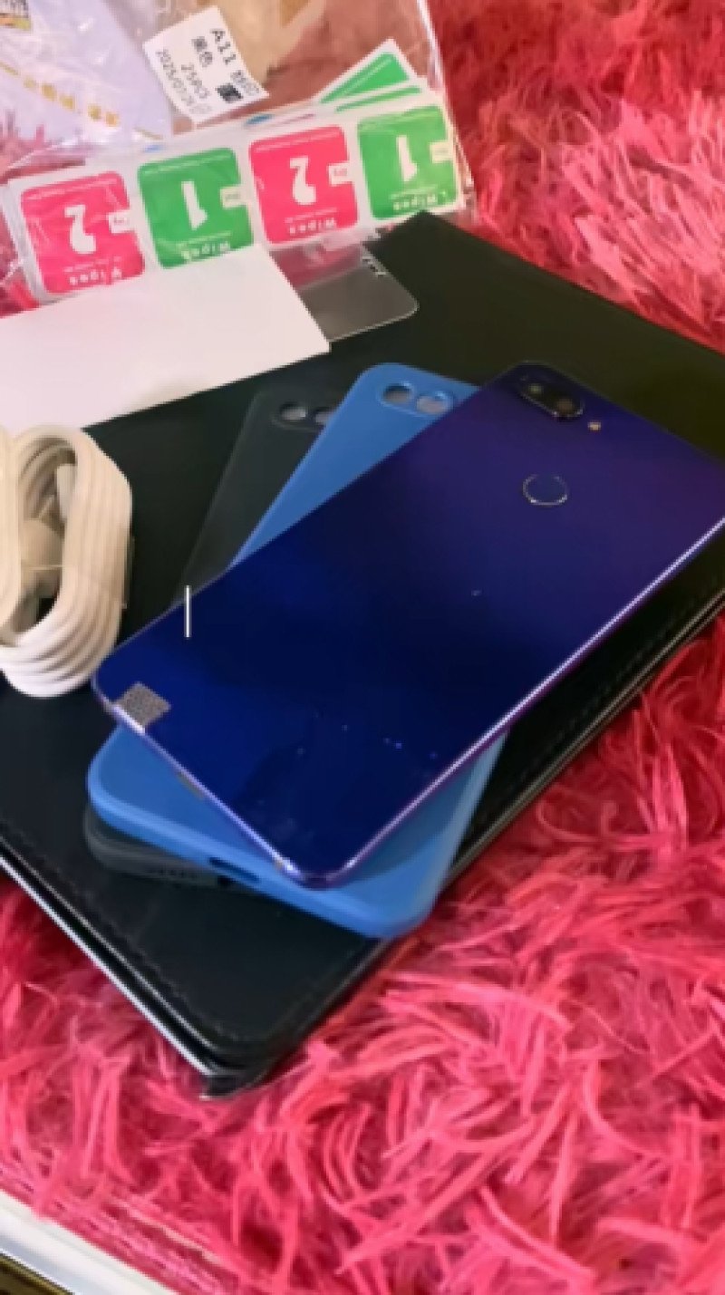 Iphone 7plus 32g bypass. អត់scan .LCD new