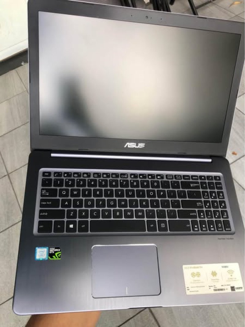 *Asus Vivobook Pro