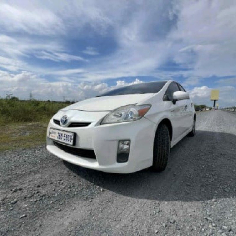 Toyota Prius 2011 option 3 JBL ឡានស្អាត