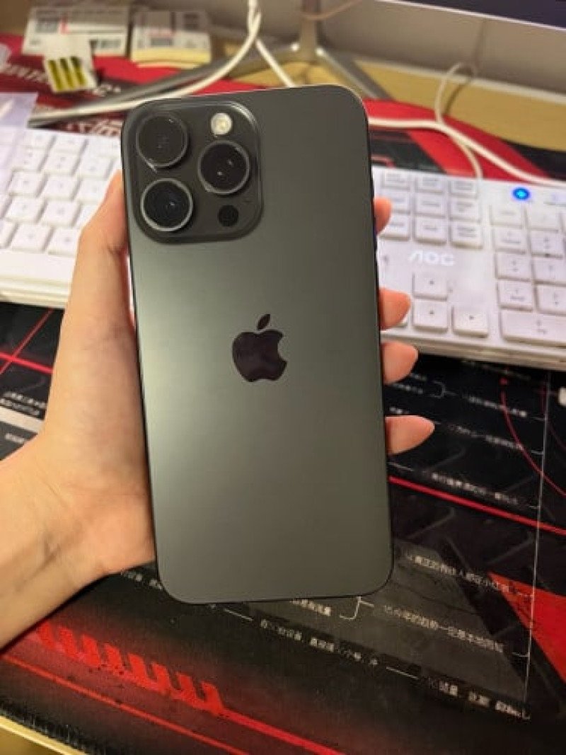 iPhone 15 Pro Max Storage  256GB