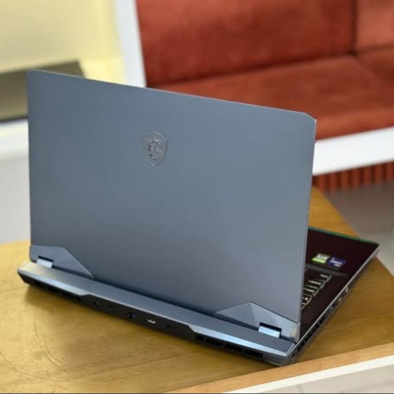 MSI GE76 Raider 11UH ( Grade A )