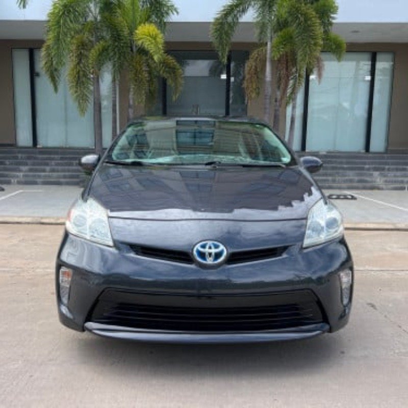 ស្តុកថ្មី Toyota Prius 012 option3