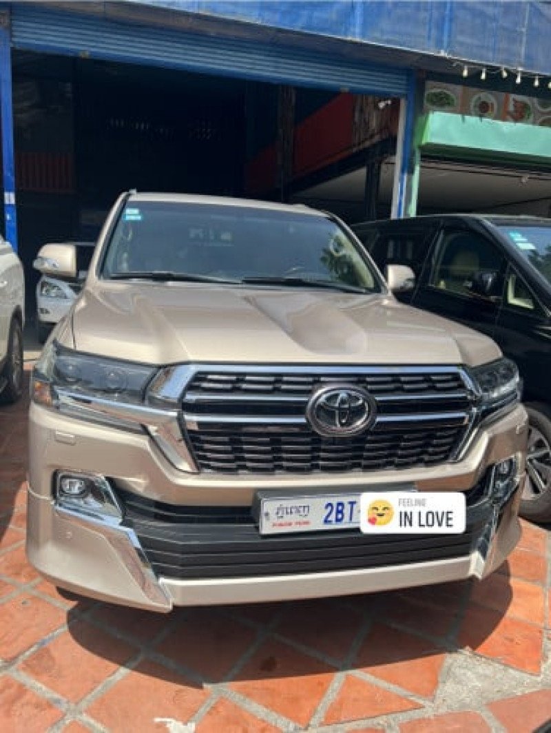 Land Cruiser 010 ឡើង 021 v8ម៉ាស៊ូត ឡានស្អាត តំលៃ43500ចចារ