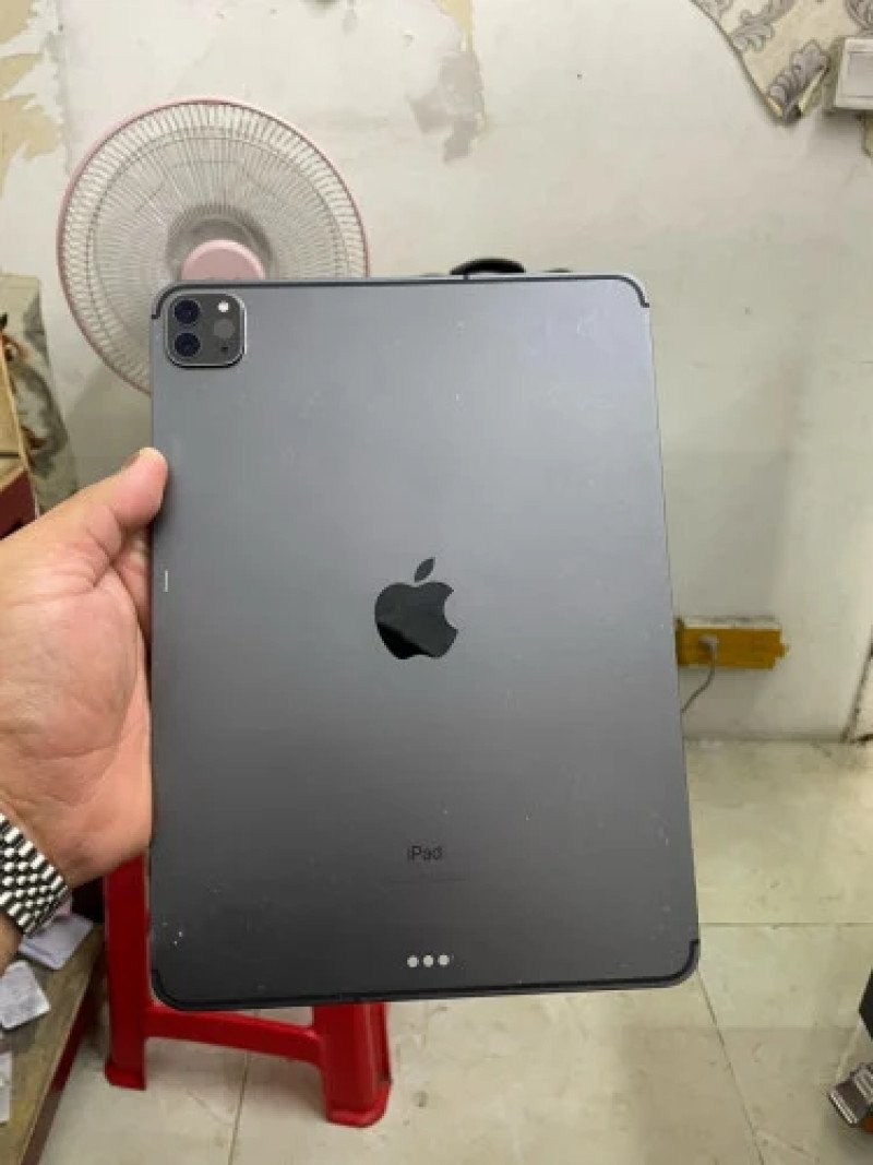 📱iPad Pro 11 inch 2 generation 128G SIM and WiFi
