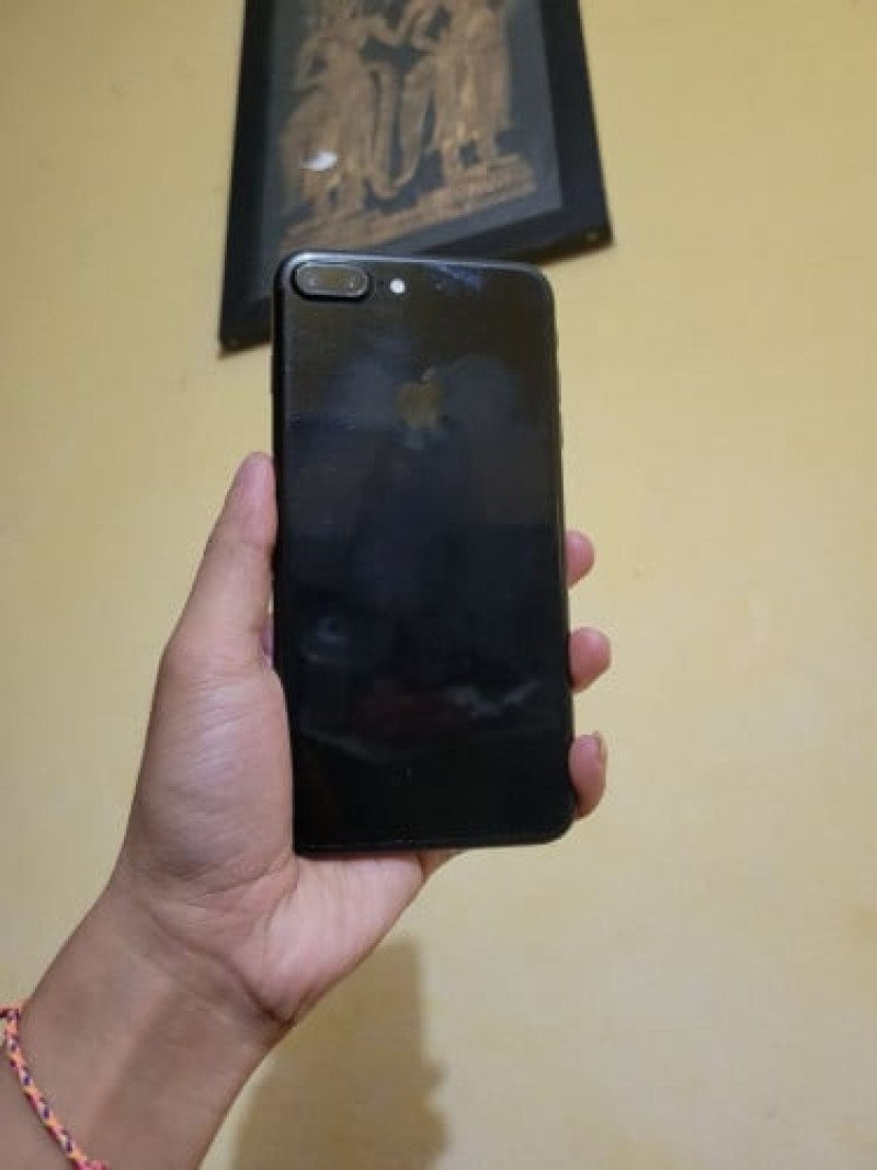 Iphone 7plus 32g bypass. អត់scan .LCD new