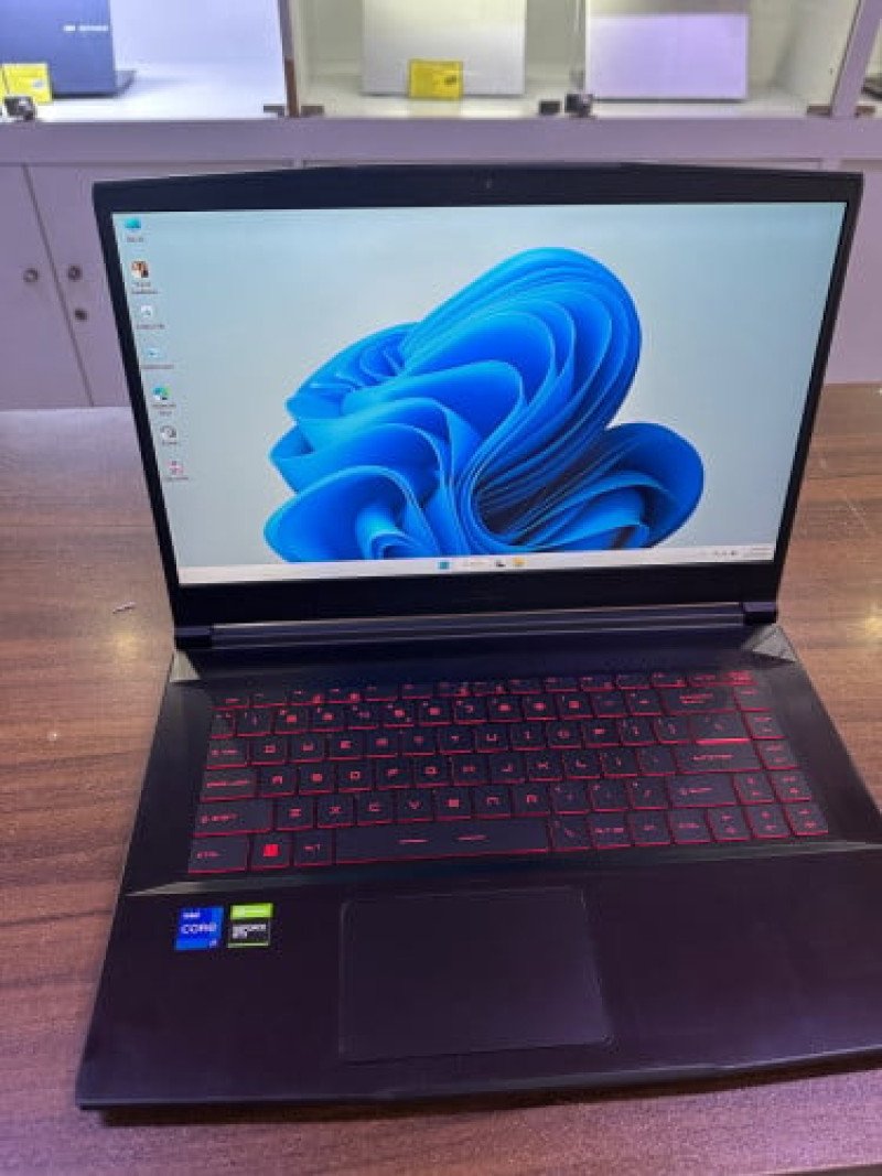 MSI Thin GF63 core i7-11800H RAM 8GB SSD 512GB