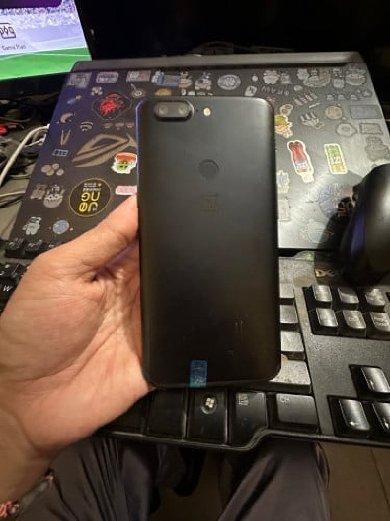 👍 OnePlus 5T global នៅថ្មី96%