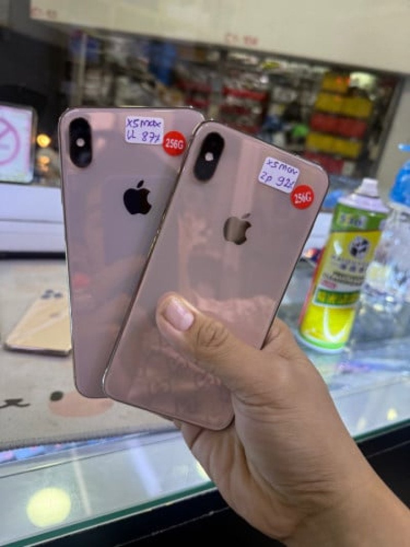 IPhone XS Max  Storage 256G  ថ្ម ខ្ពស ស្អាត99%
