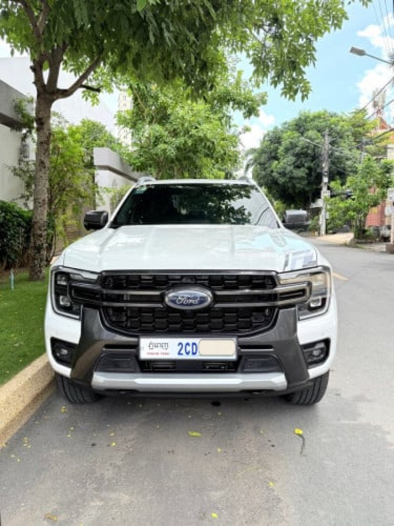 Ford wildtrak  2025 លក់ឡានជិះផ្ទាល់ខ្លួននៅស្អាតដូចថ្មីកេះ 5500km